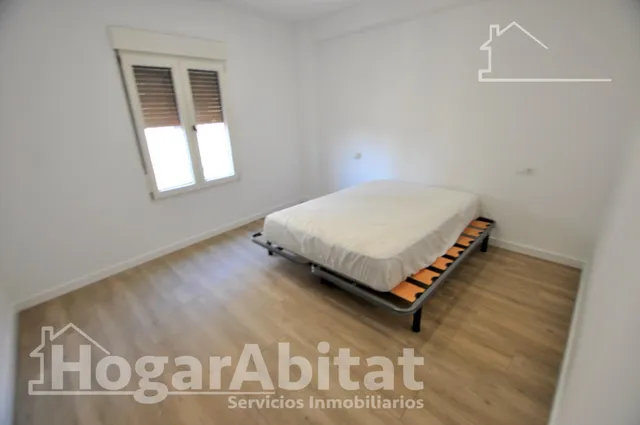 REFORMADO Y AMPLIO CON TERRAZA JUNTO AL AYUNTAMIENTO — 13