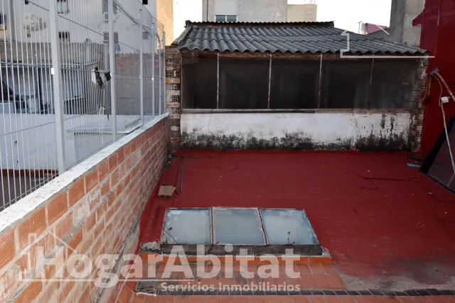 AMPLIA CASA CON TERRAZA Y BALCÓN PARA HACER A TU GUSTO — 24