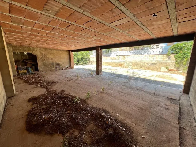 Terreno urbano en Torrent con edificación y frontenis. — 15