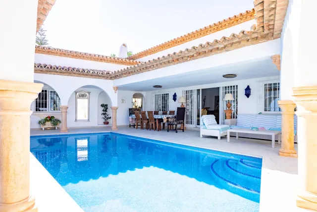 ESPECTACULAR VILLA DE LUJO EN ALQUILER EN 1ª LÍNEA DE PLAYA DE CABOPINO CON MARAVILLOSAS VISTAS AL MAR — 6