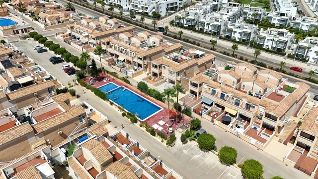 FANTASTICO ADOSASO CON PISCINA COMUNITARIA, MUY SOLEADO, BUENA OPORTUNIDAD DE INVERSION — 2