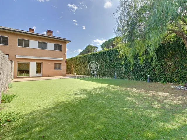 Adosado en venta en Arenys de Munt (Can Jalpi) — 2