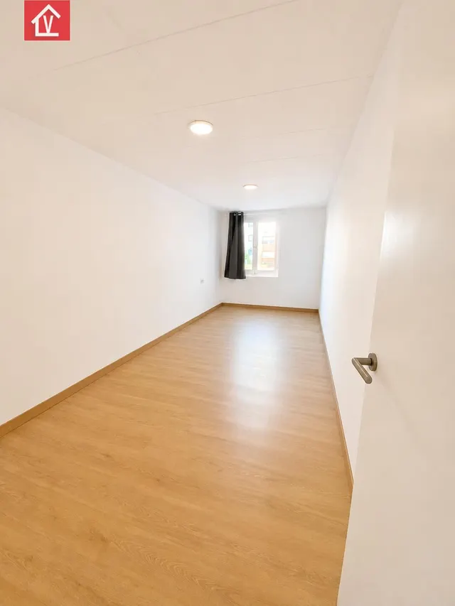 Creu de barbera! Piso de 3 habitaciones, balcón,  junto al Parque del Valles! — 12
