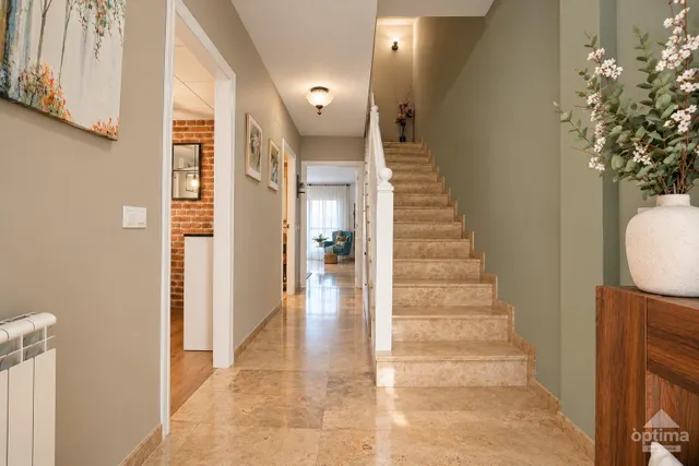 Pareado reformado con 5 habitaciones, terrazas y garaje en Reus — 39