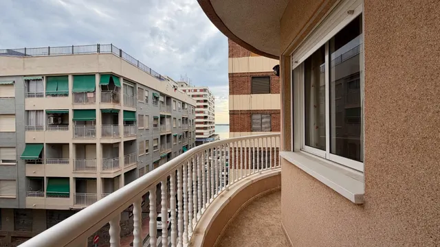 Piso en venta en Playa del Acequión (Torrevieja) - 2 habitaciones, vistas al mar, esquina y ascensor — 13