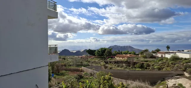 Encantadora Casa en Arona Pueblo con Terreno y Vistas Panorá - foto 3