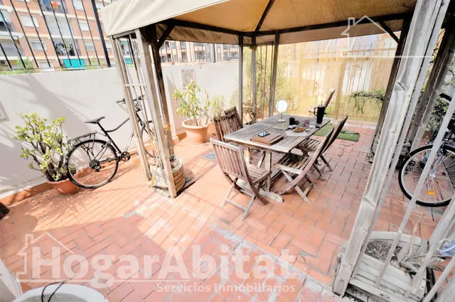 BONITO, LUMINOSO Y EXTERIOR CON GRAN TERRAZA Y ASCENSOR - foto 3
