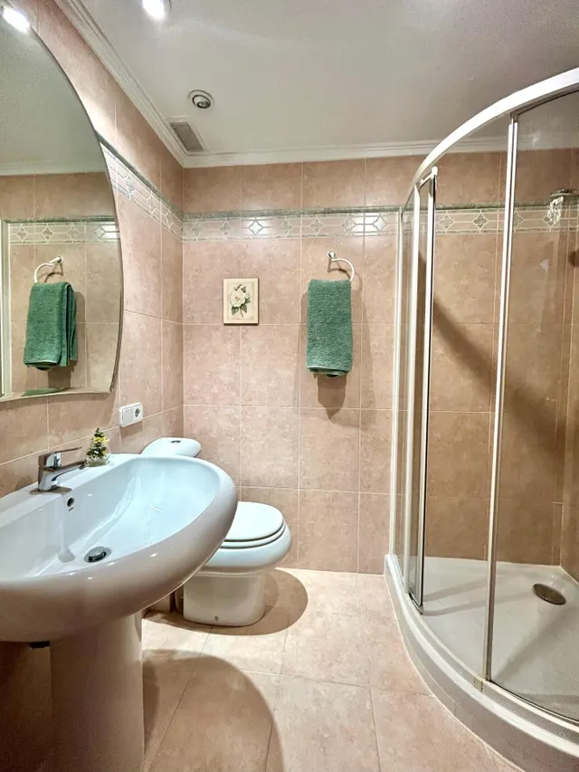 Piso amplio y luminoso con 3 habitaciones y grandes balcones en San Juan — 17