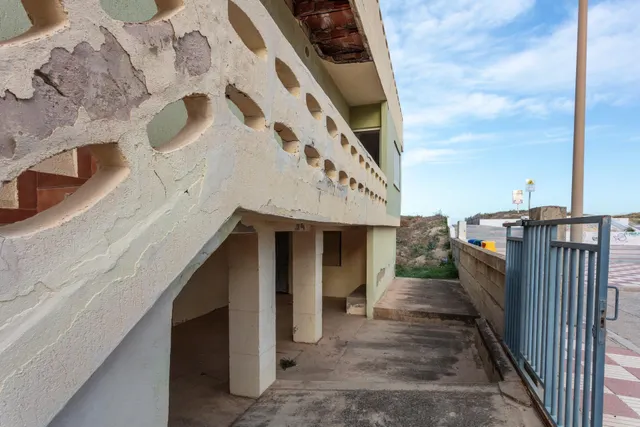 Vive el mar desde casa: parcela exclusiva en primera línea de playa en Xeraco — 33