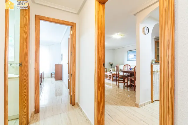 Piso soleado esquina con terraza y piscina comunitaria en El Altet — 17