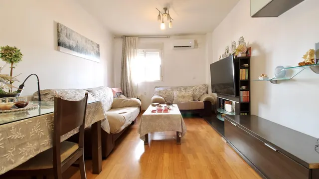 Piso en venta en Churriana de la Vega – Luminoso y con plaza - foto 4