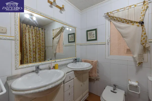 Amplia vivienda en pleno centro de Granada — 40