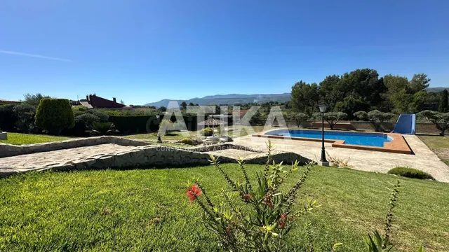 CHALET CON VISTAS ESPECTACULARES Y UBICACIÓN PRIVILEGIADA A  - foto 2