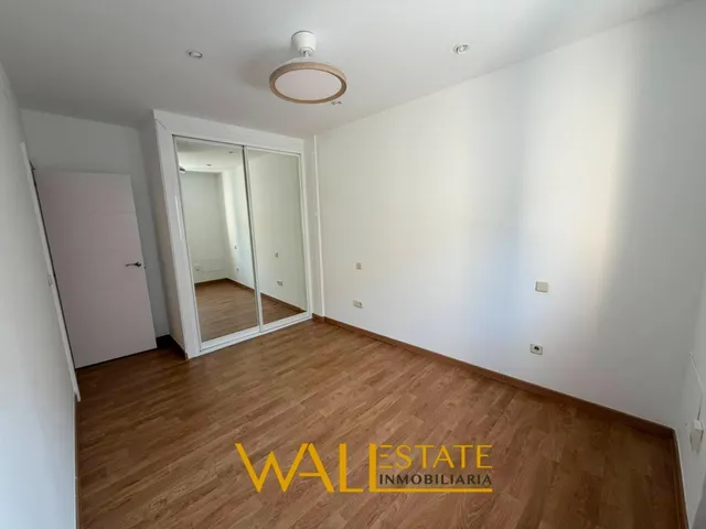 Espectacular piso de 3 dormitorios con balcón en pleno centro — 37