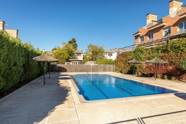 Chalet Adosado en Pozuelo De Alarcón — 49
