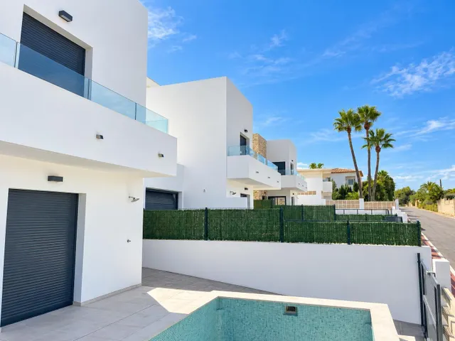 CHALET INDEPENDIENTE DE OBRA NUEVA, 4 DORMITORIOS, 3 BAÑOS, PISCINA EN ZONA MUY TRANQUILA EN ALBIR — 23