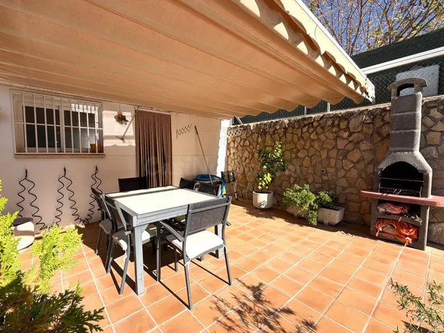 FANTÁSTICA CASA CON JARDÍN Y PISCINA!!! — 4