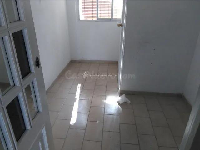 Local comercial 25m² en alquiler - SAN BLAS - foto 2