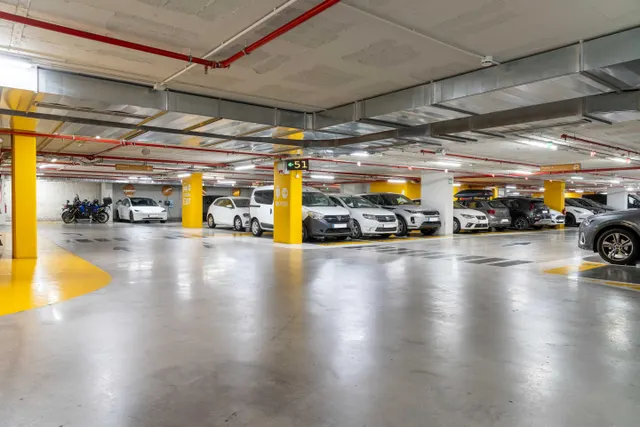 Parking 12m² en alquiler - Eixample — 13