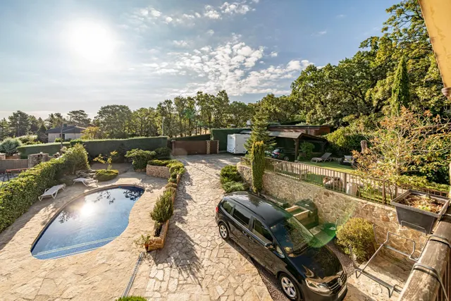 Chalet unifamiliar independiente de 320 m2 parcela de 992 con piscina y certificación A — 5