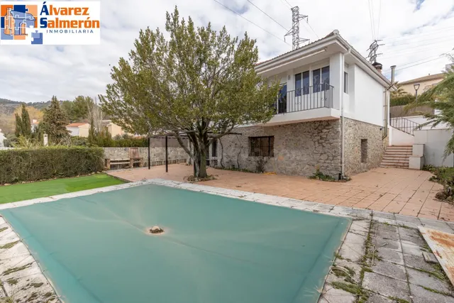 ESPECTACULAR CASA CON LICENCIA TURISTICA EN HUETOR SANTILLAN - foto 2