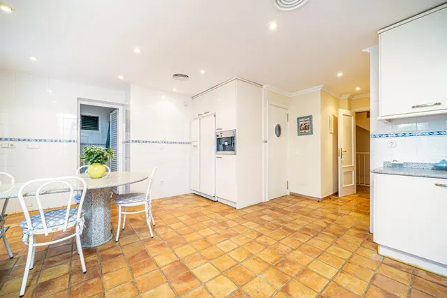Exclusiva vivienda con jardín y piscina privada en Son Verí Nou — 16