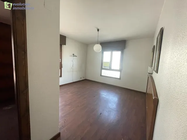 EDIFICIO/ HOTEL EN MERINDADES. IDEAL NEGOCIO RURAL — 34