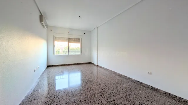 SECTOR 5, VIVIENDA MUY LUMINOSA, OBRA SEMINUEVA, CON ASCENSO - foto 5