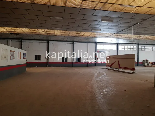 Local comercial en venta en Ontinyent. — 3