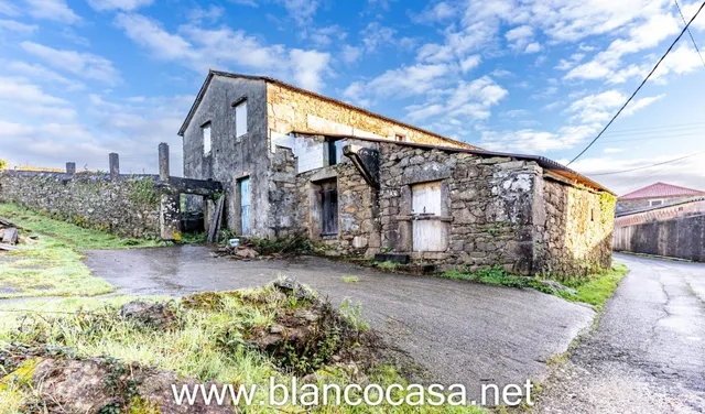 🏡 COJUNTO de CASAS con terreno para reformar en CERCEDA (A C