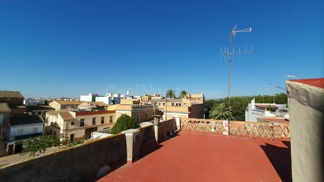 Casa de pueblo tradicional de 250 m2 en Canet centro: 3 alturas diáfanas para proyecto de rehabilitación a medida — 4