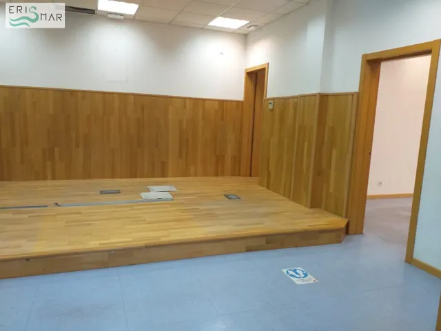 LOCAL COMERCIAL EN ALQUILER Y VENTA EN NAVALCARNERO — 34