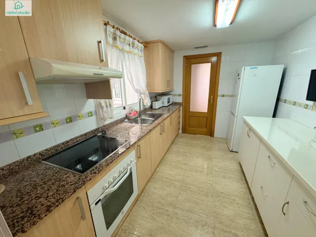ALQUILER DE HABITACIÓN PARA ESTUDIANTE, IDEAL PARA UNIVERSITARIO DE MEDICINA Y CIENCIAS DE LA SALUD — 37