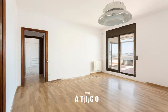 Atico con una terraza espectacular y vistas unicas sobre Barcelona — 20