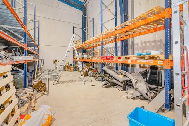 Nave industrial de 396 m2 con despacho y altillo en Vegas del Genil — 15