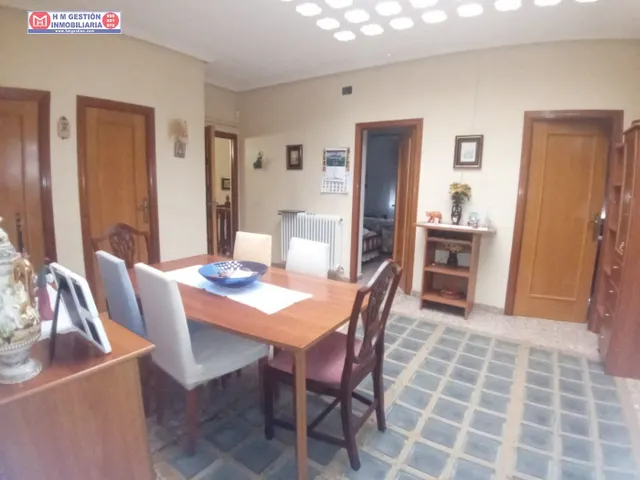 CASA EN ESQUINA EN ZONA PROXIMA A MERCADONA Y ZONA CENTRO — 8