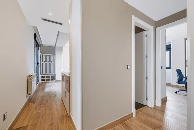 ÁTICO CON TERRAZA, GARAJE Y TRASTERO EN ADELFAS – 2 DORMITORIOS, 2 BAÑOS, PISCINA Y GIMNASIO — 14
