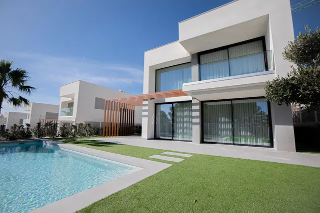 Villa de lujo con jardin y piscina privada Sierra Cortina Finestrat — 2