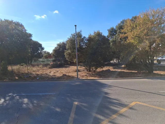 PARCELA DE ESQUINA EN ZONA PIOZ — 8