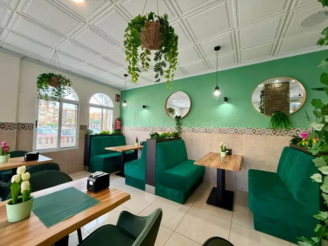 Local comercial 101m² en alquiler - Los secanos — 48