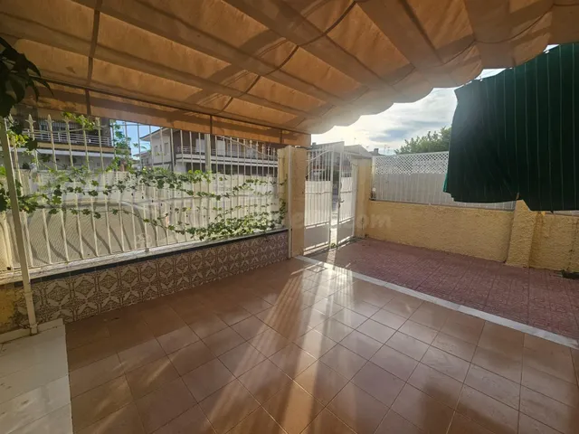 Atractivo Adosado en Los Alcázares - Ideal para Disfrutar de - foto 5