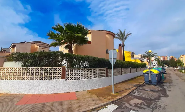Cuidado chalet en Playa Honda, con piscina y garaje — 43