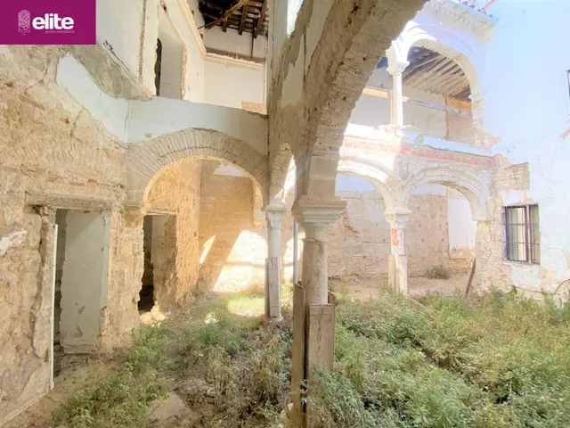 OPORTUNIDAD DE INVERSION MAGNIFICO PALACETE SEÑORIAL  EN EL CENTRO — 17