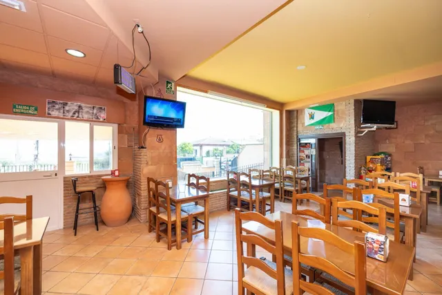 EN VENTA BAR RESTAURANTE EN ESCUZAR GRANADA POLIGONO INDUSTR