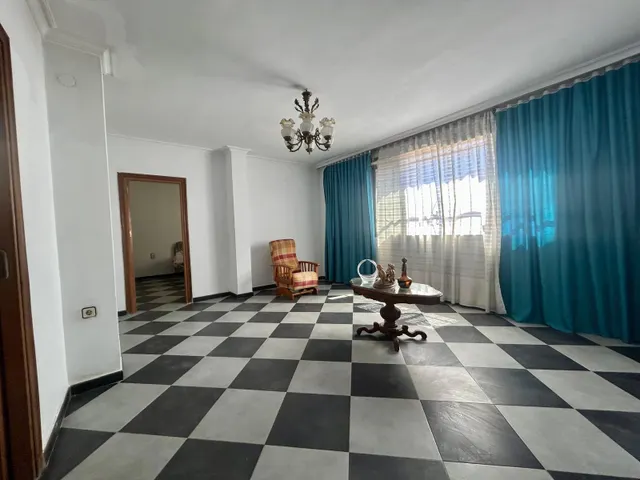 Amplia Casa para Reformar en el Corazón de la Ciudad — 33