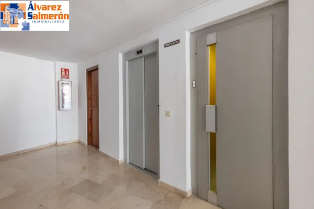 ¡exclusivo apartamento en primera linea de playa con reforma integral de alta gama! — 32