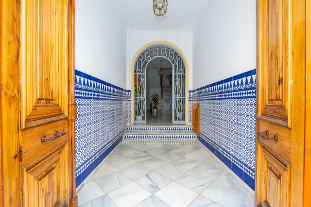 MAGNÍFICA CASA INDEPENDIENTE EN EL CENTRO DE VEJER DE LA FRO