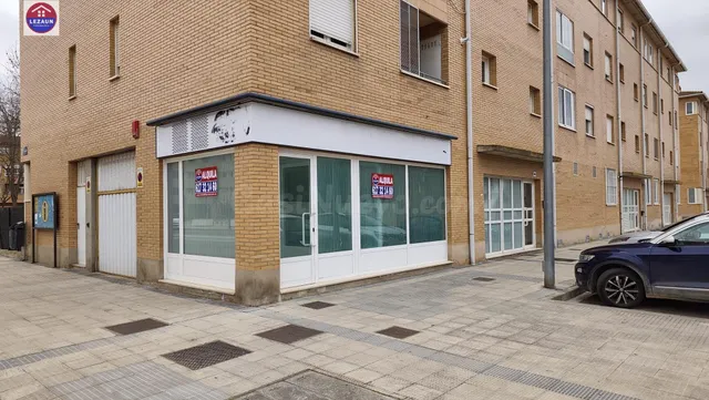 Peralta - Local Comercial en Alquiler