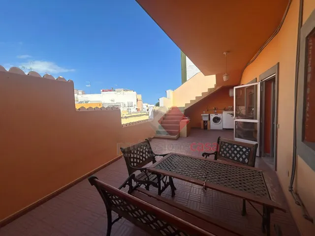 Ático amplio y luminoso con gran terraza y azotea en Sardina – gastos incluidos — 14