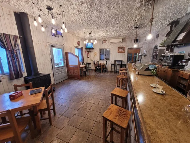 VENTA DE RESTAURANTE EN CUELLAR ACTUALMENTE EN FUNCIONAMIENT - foto 5